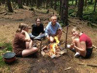 Sladkoslane holky pri taborniceni.jpg